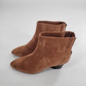 Clarks‎ Teresa Women’s Cognac Suede Ankle Boots size 8